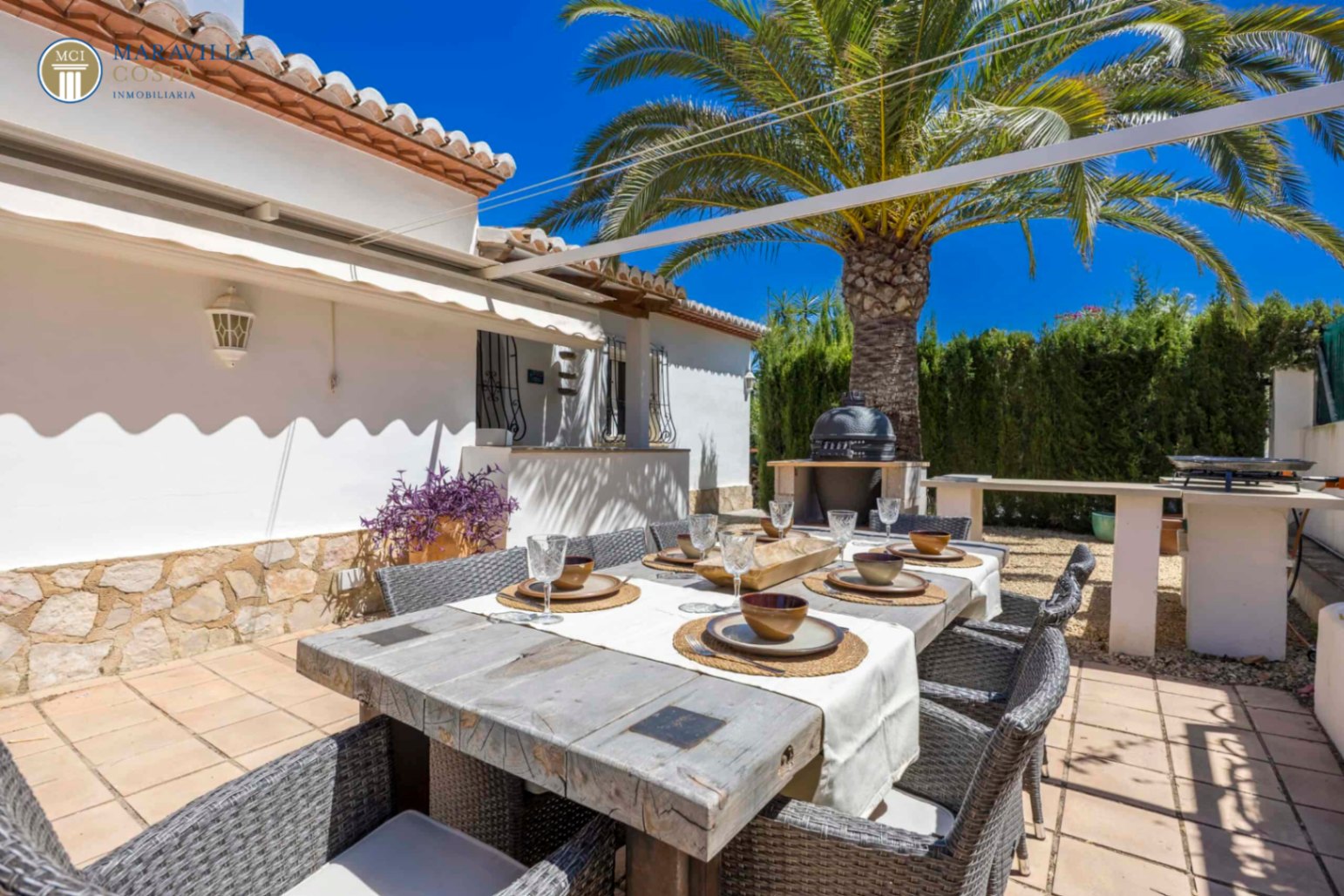 Charming Mediterranean-style villa with panoramic views