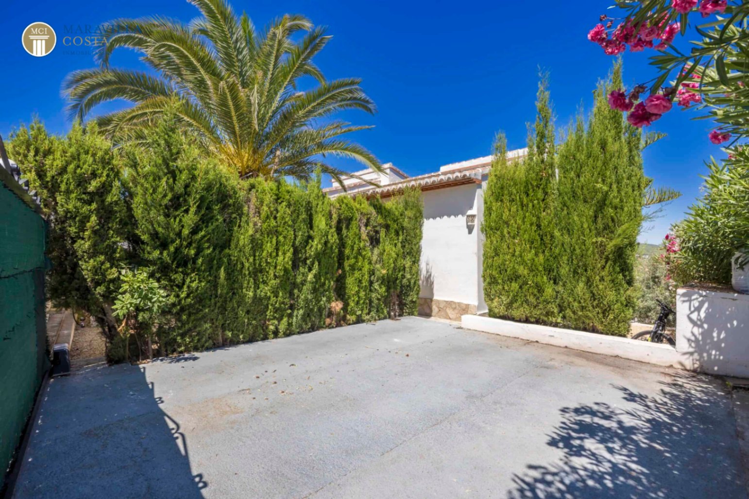 Charming Mediterranean-style villa with panoramic views