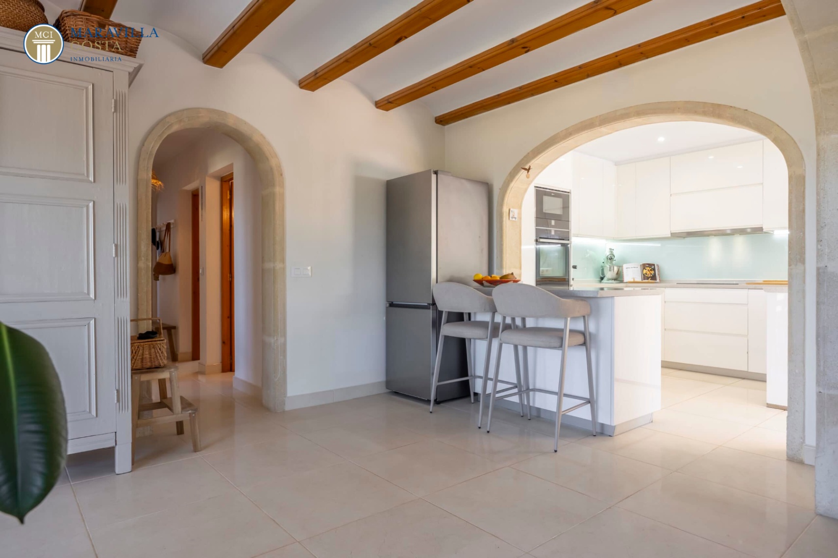 Charming Mediterranean-style villa with panoramic views