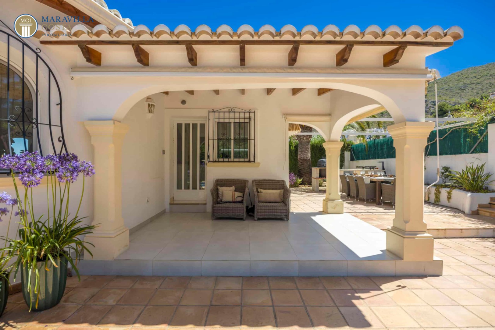 Charming Mediterranean-style villa with panoramic views