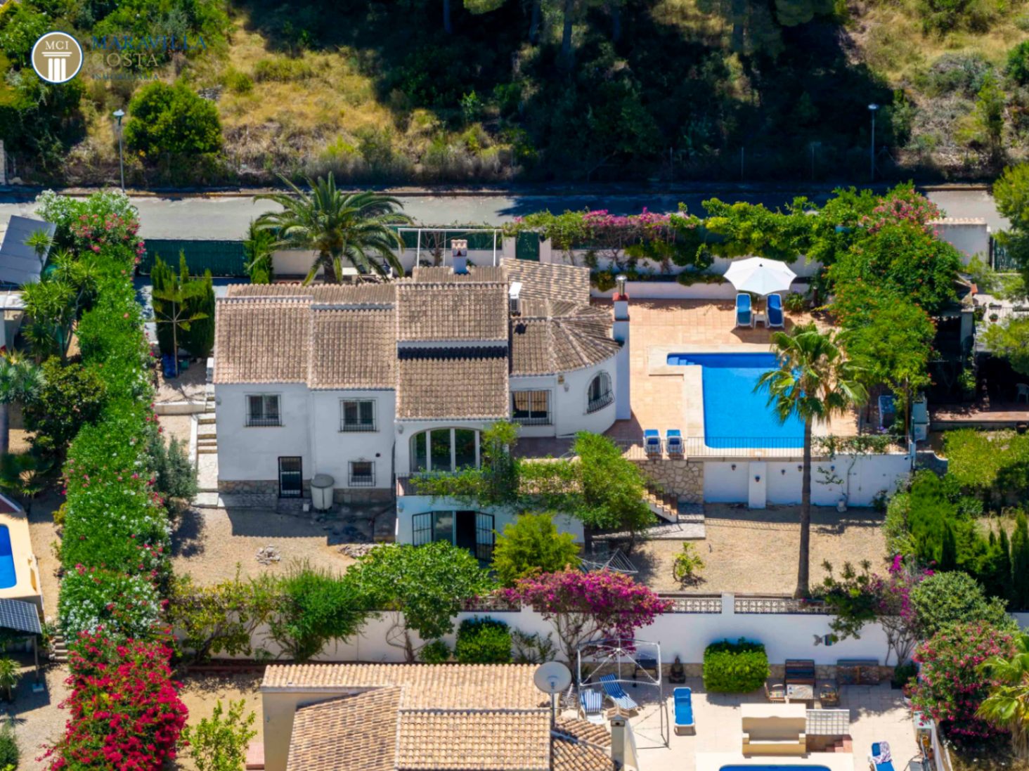 Charming Mediterranean-style villa with panoramic views