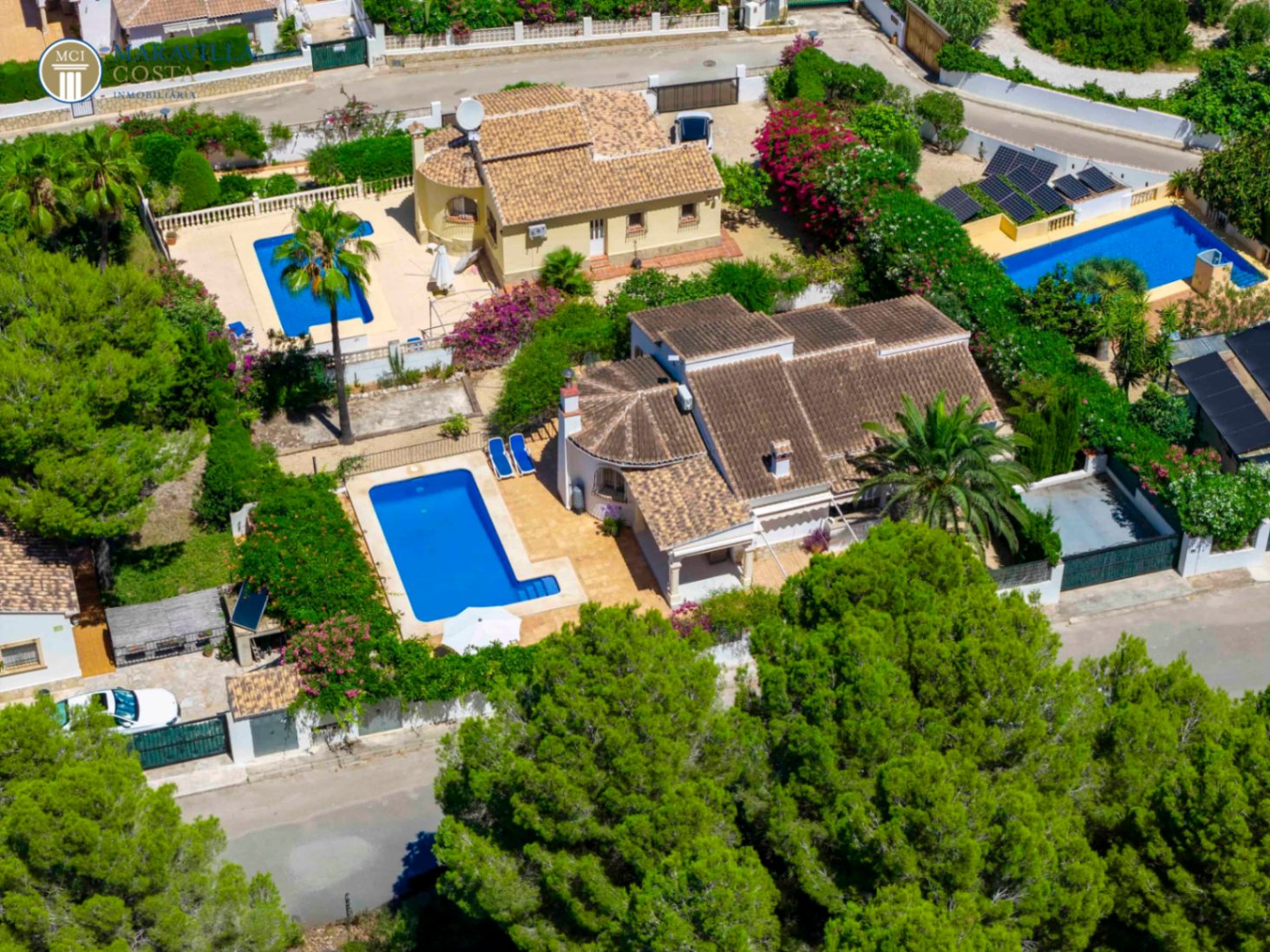 Charming Mediterranean-style villa with panoramic views