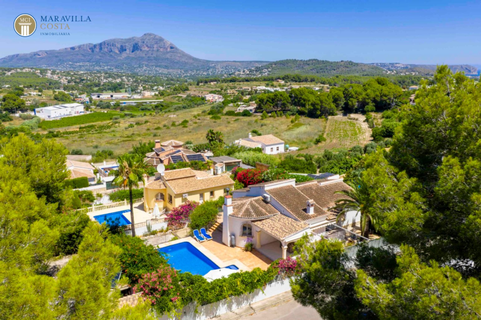 Charming Mediterranean-style villa with panoramic views