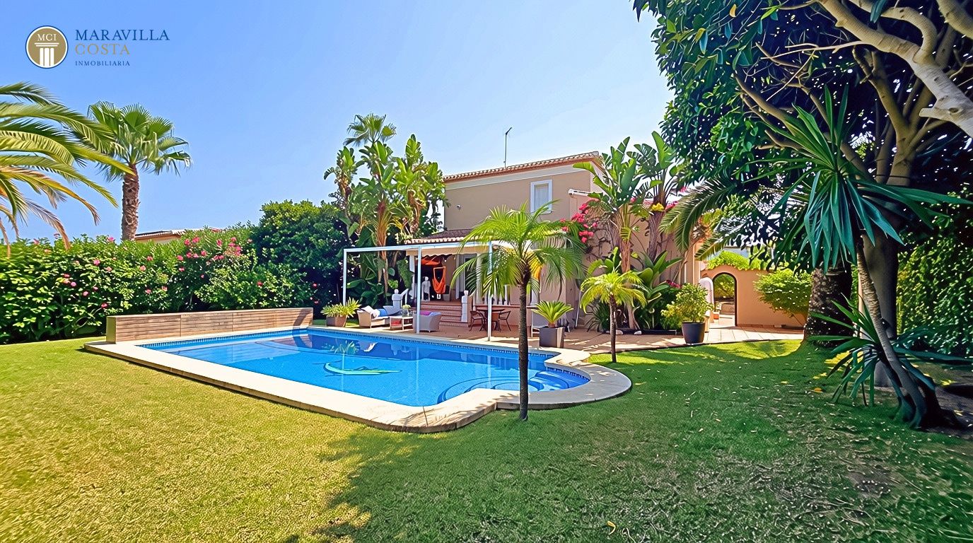 Spacious, elegant villa in Mediterranean style