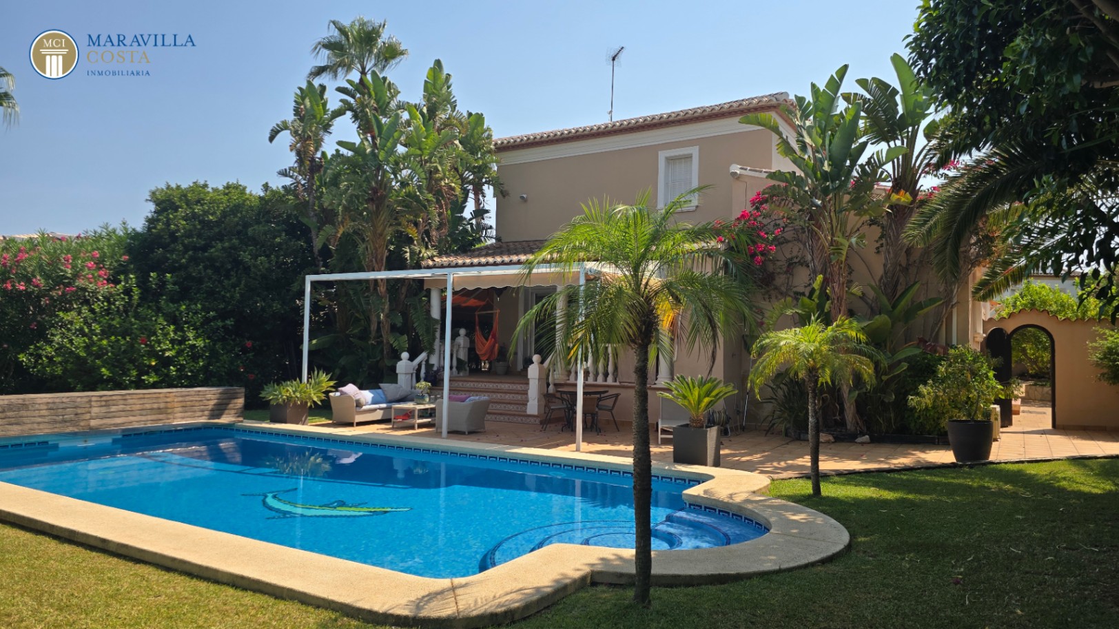 Spacious, elegant villa in Mediterranean style
