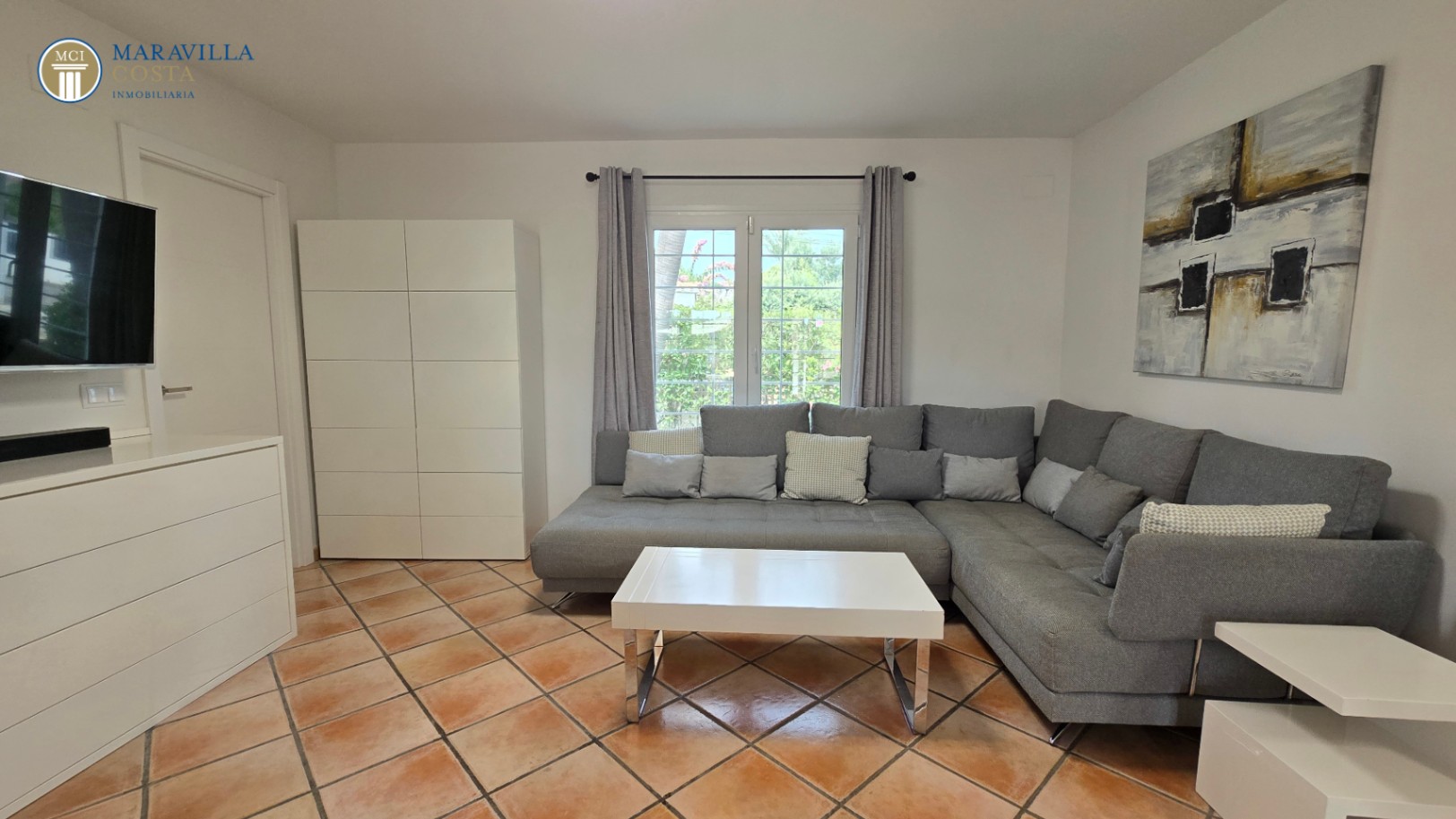 Stylish villa with sea views, guest house, and private pool area in Jávea.
