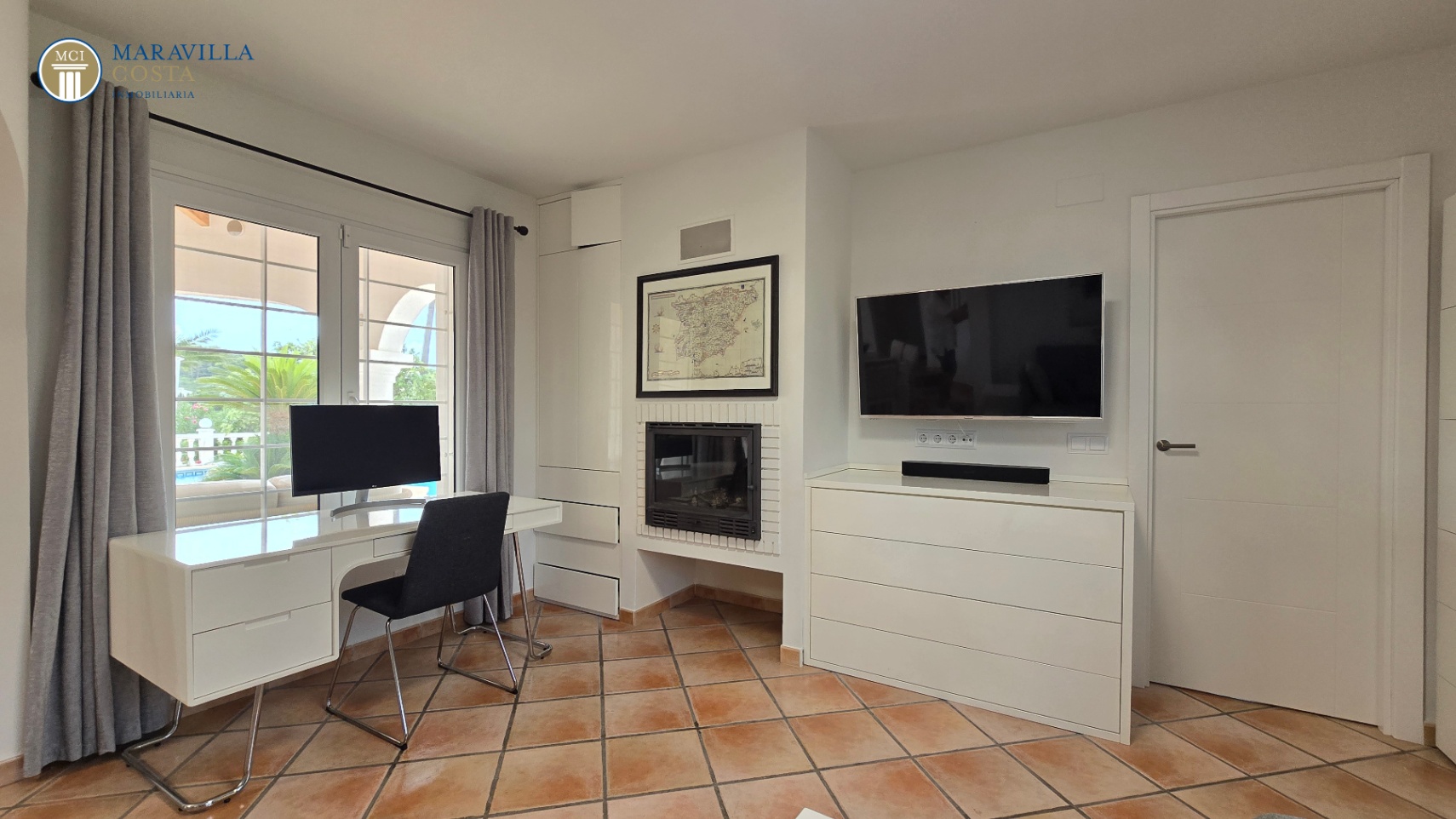 Stylish villa with sea views, guest house, and private pool area in Jávea.