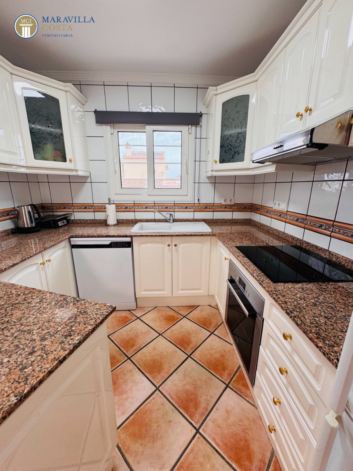Stylish villa with sea views, guest house, and private pool area in Jávea.