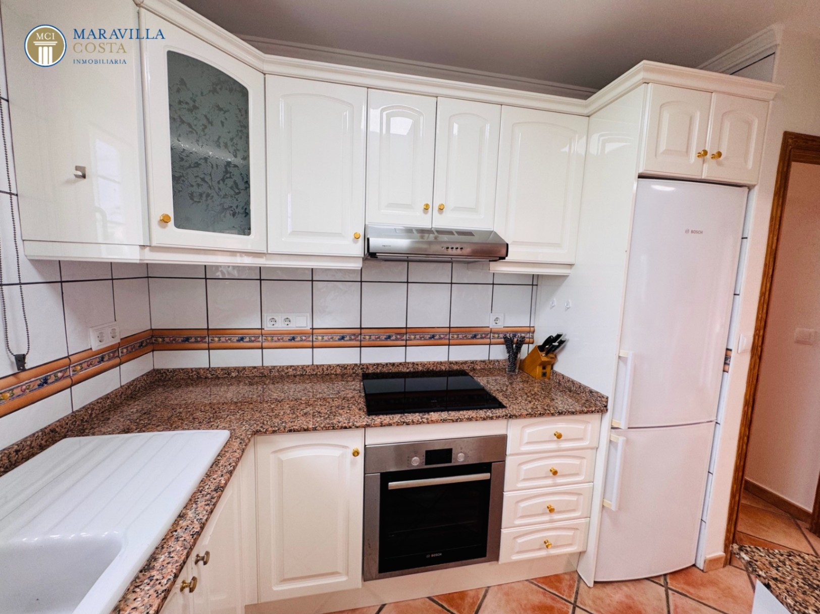 Stylish villa with sea views, guest house, and private pool area in Jávea.