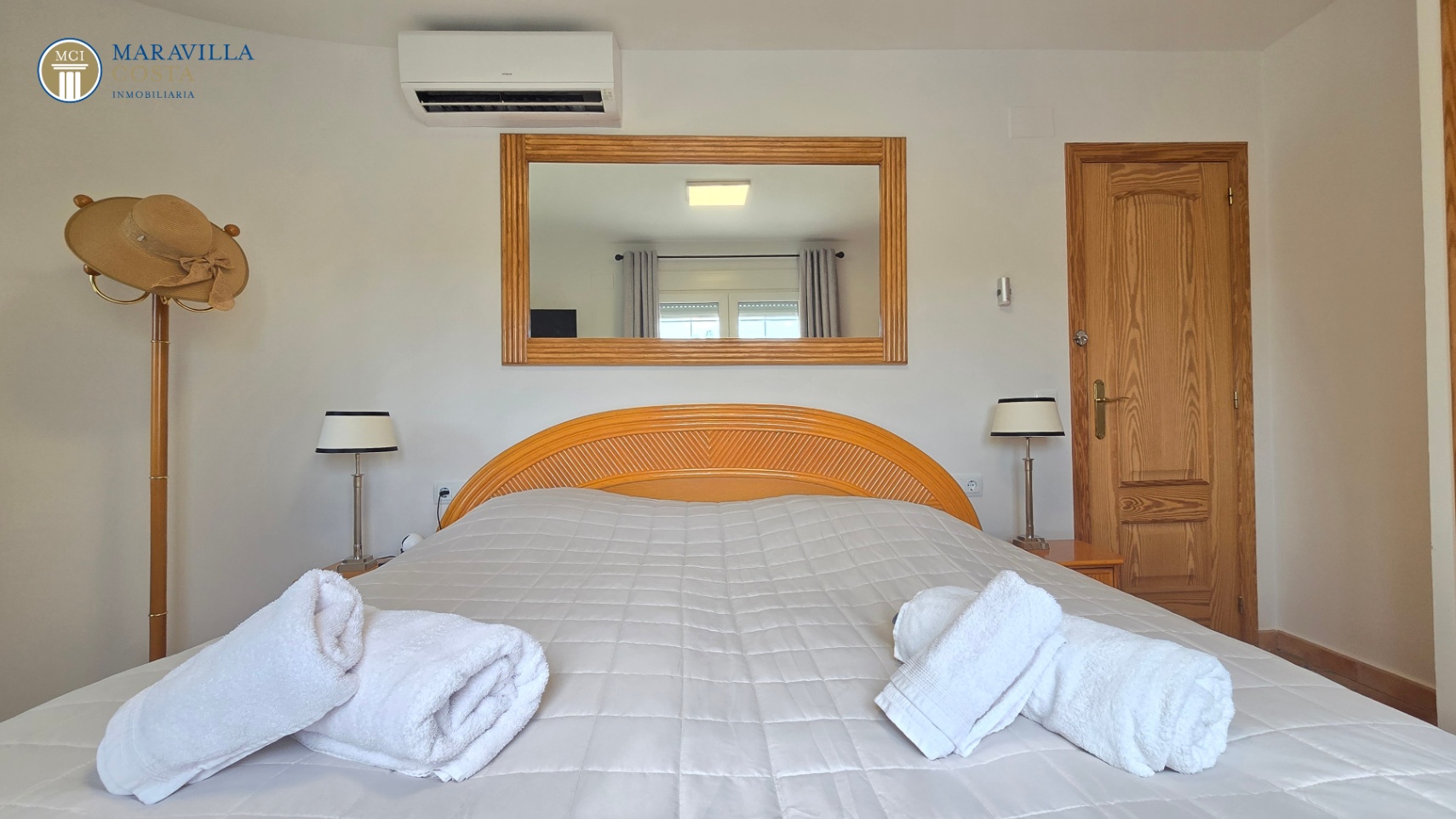 Stylish villa with sea views, guest house, and private pool area in Jávea.