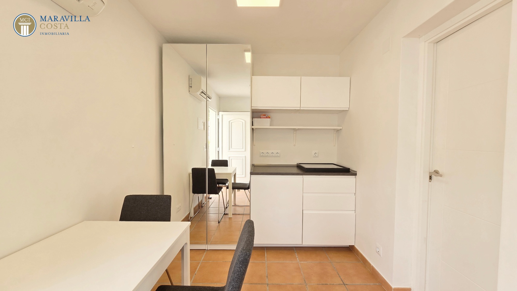 Stylish villa with sea views, guest house, and private pool area in Jávea.