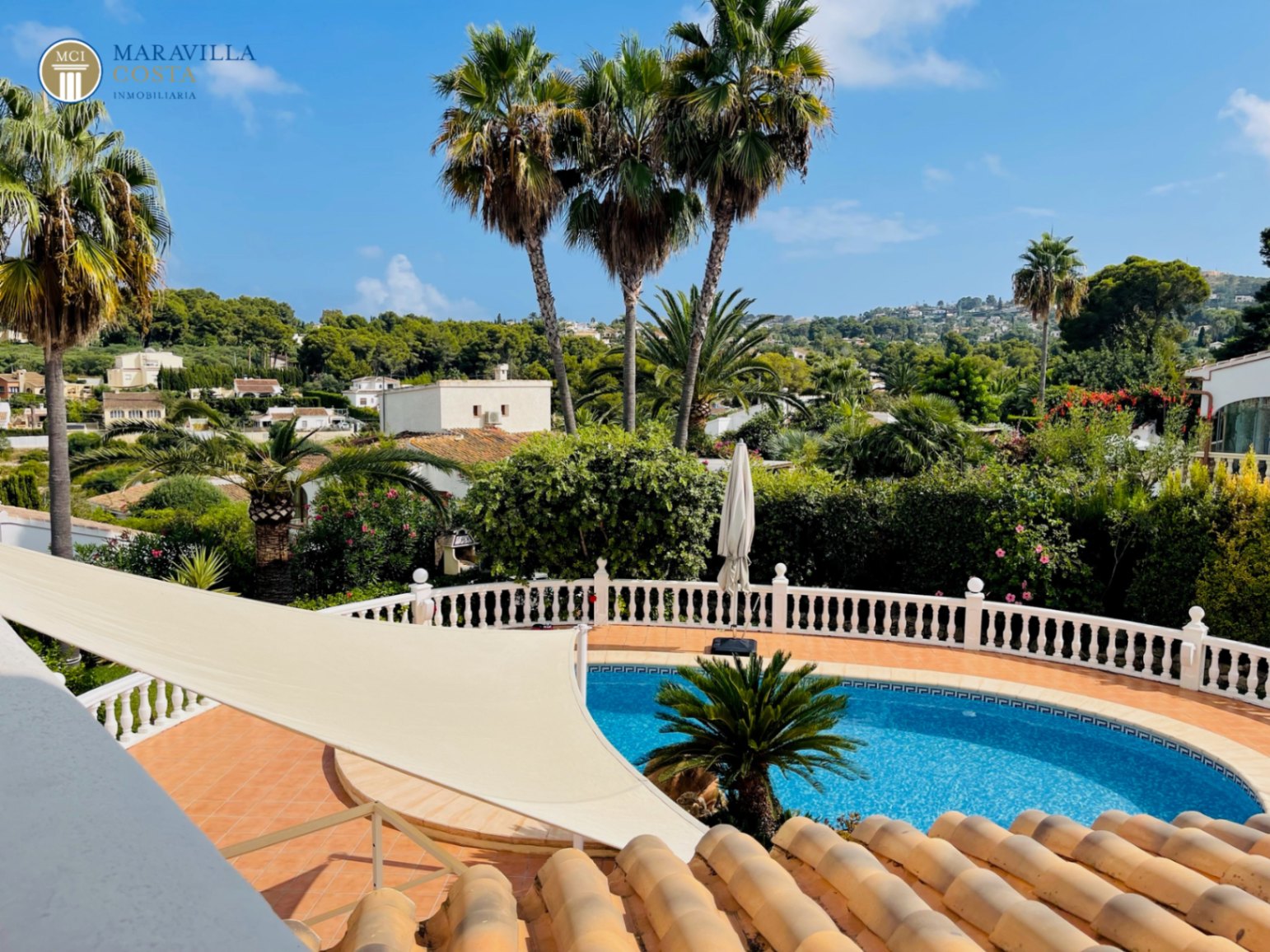 Stylish villa with sea views, guest house, and private pool area in Jávea.