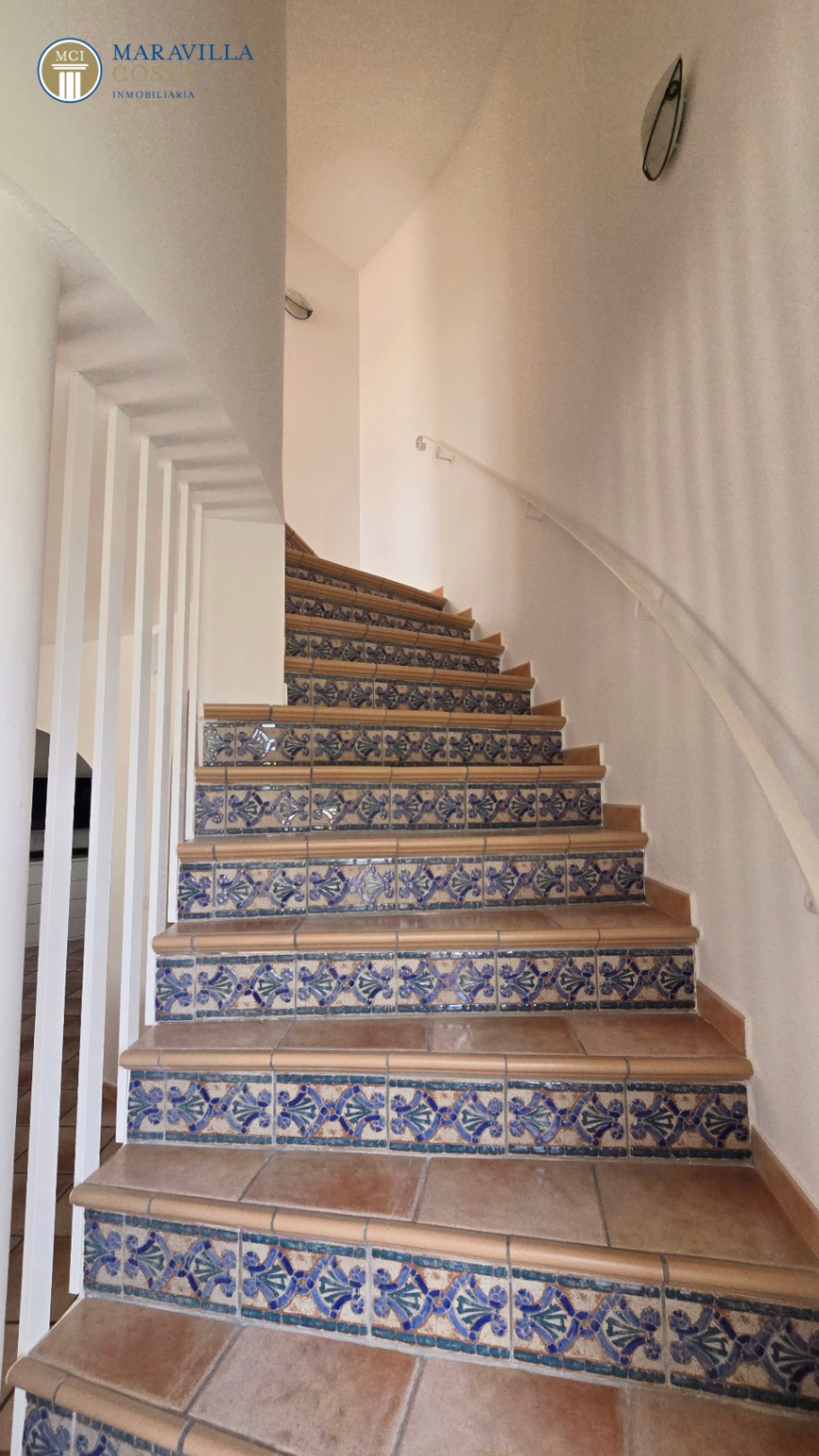 Stylish villa with sea views, guest house, and private pool area in Jávea.