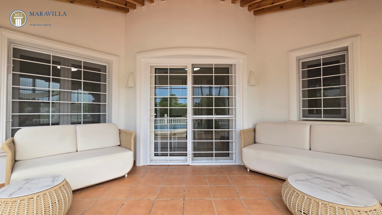 Stylish villa with sea views, guest house, and private pool area in Jávea.