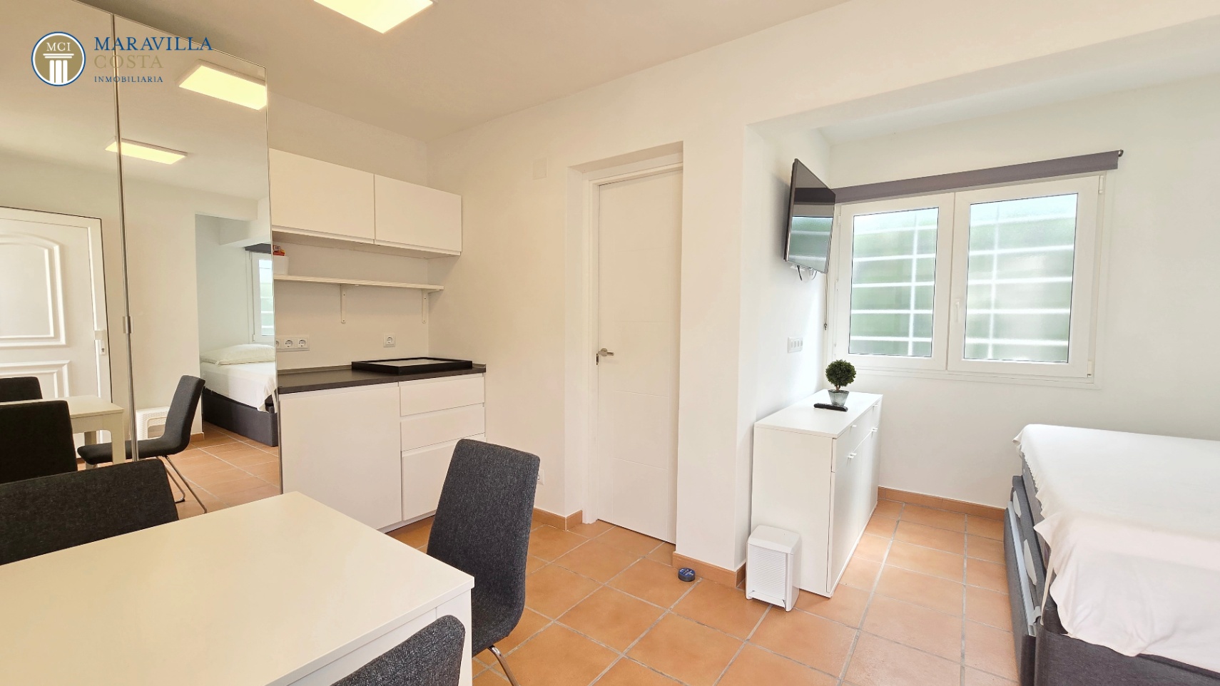 Stylish villa with sea views, guest house, and private pool area in Jávea.