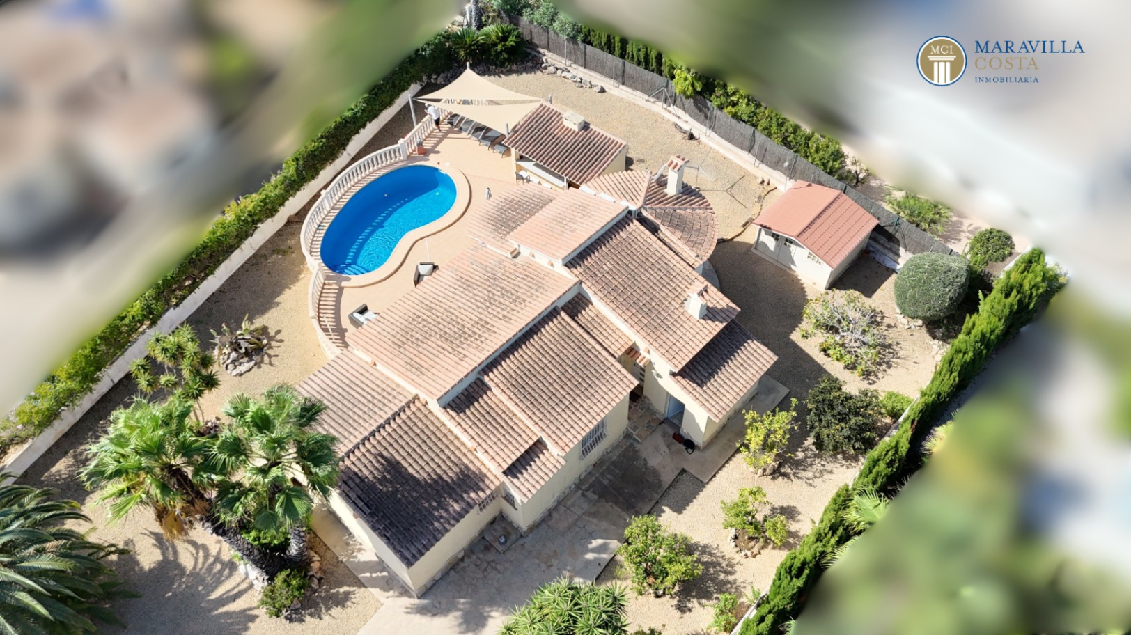 Very well-maintained, Mediterranean-style single-story house for sale in Jávea.