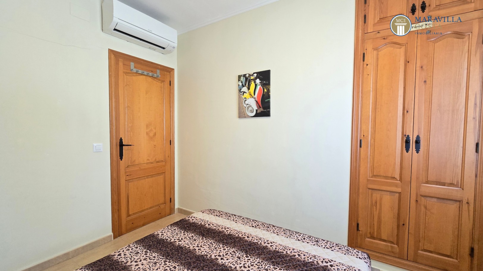Very well-maintained, Mediterranean-style single-story house for sale in Jávea.