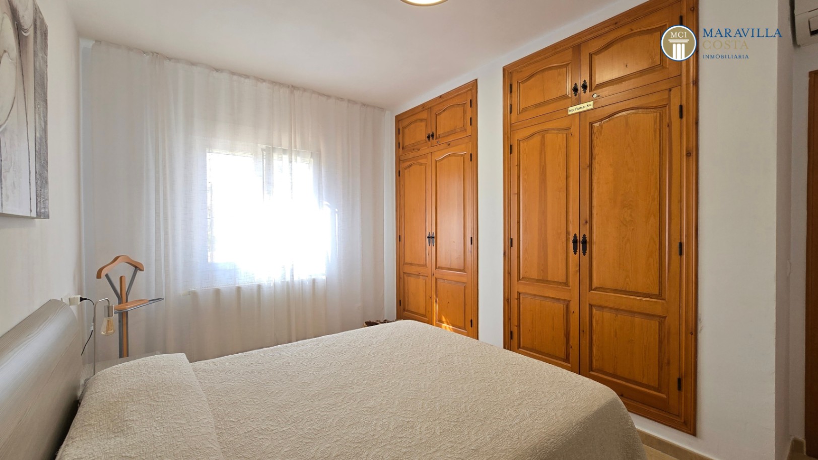Very well-maintained, Mediterranean-style single-story house for sale in Jávea.