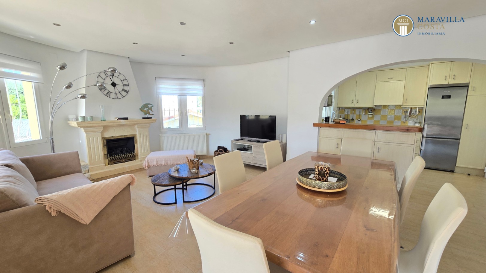 Very well-maintained, Mediterranean-style single-story house for sale in Jávea.