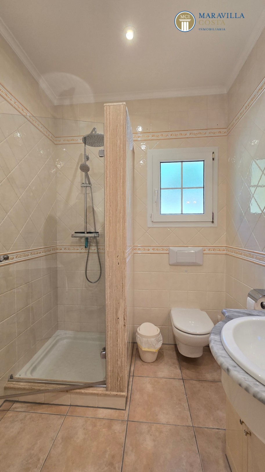 Well-maintained, well-equipped villa for sale in Jáve.