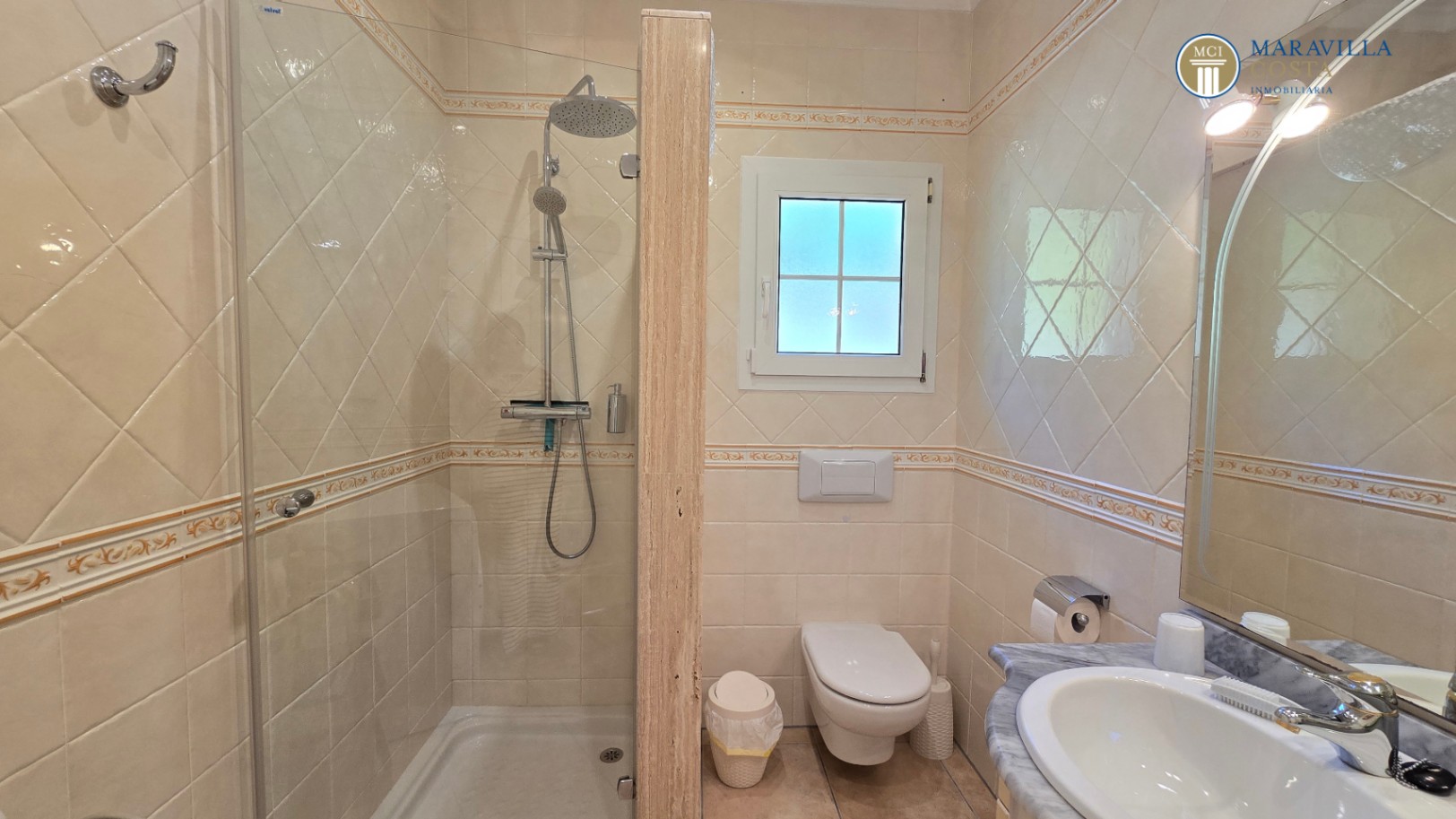 Well-maintained, well-equipped villa for sale in Jáve.