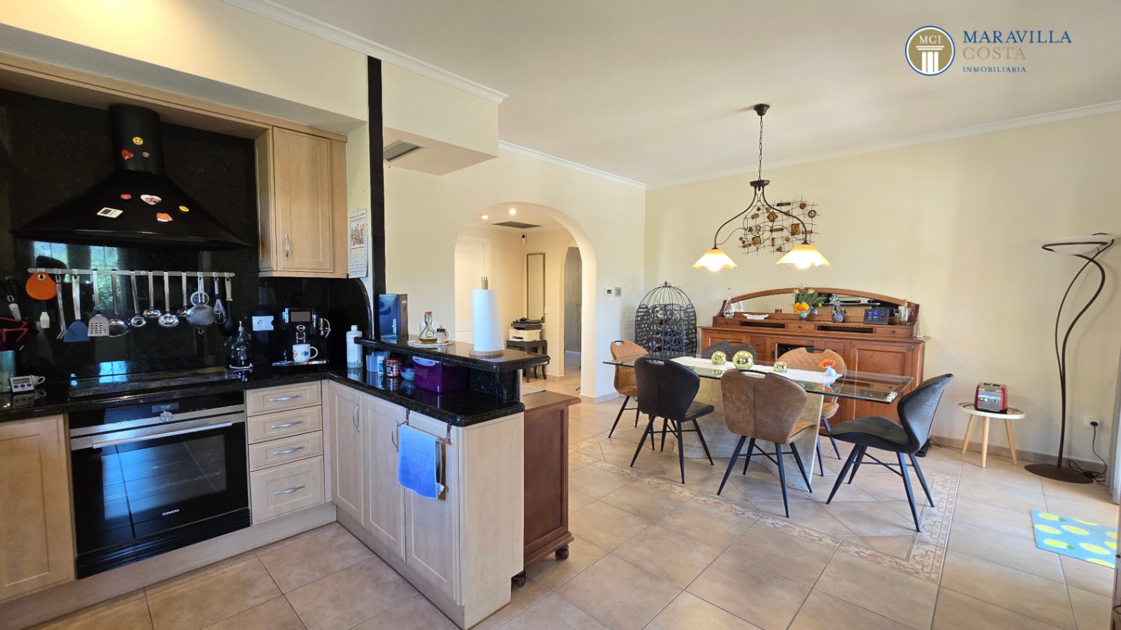 Well-maintained, well-equipped villa for sale in Jáve.