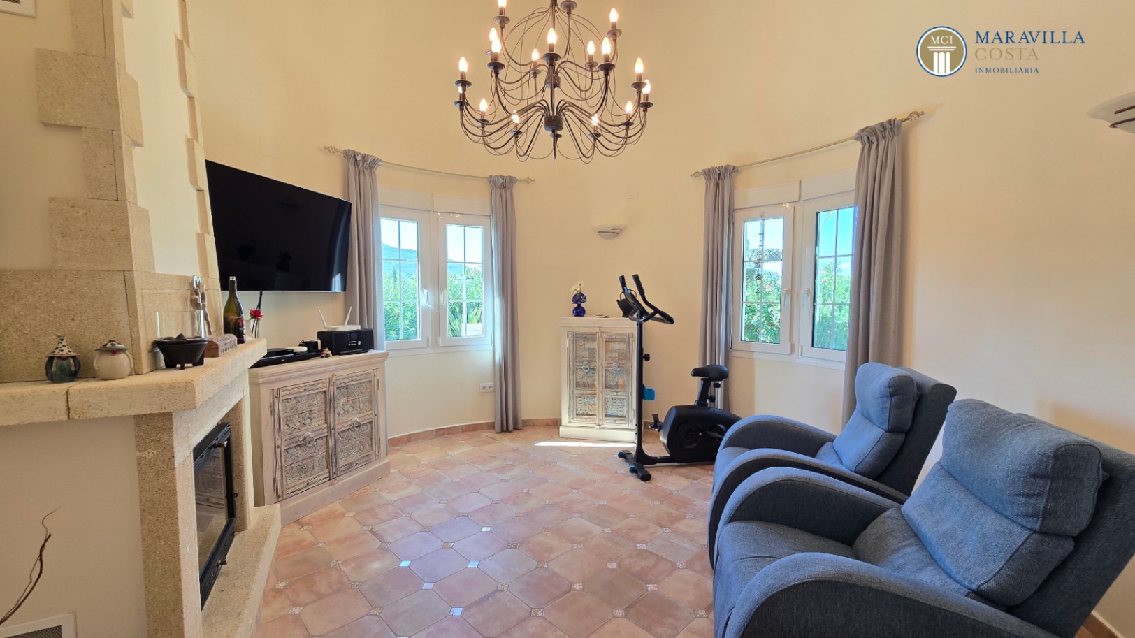 Well-maintained, well-equipped villa for sale in Jáve.