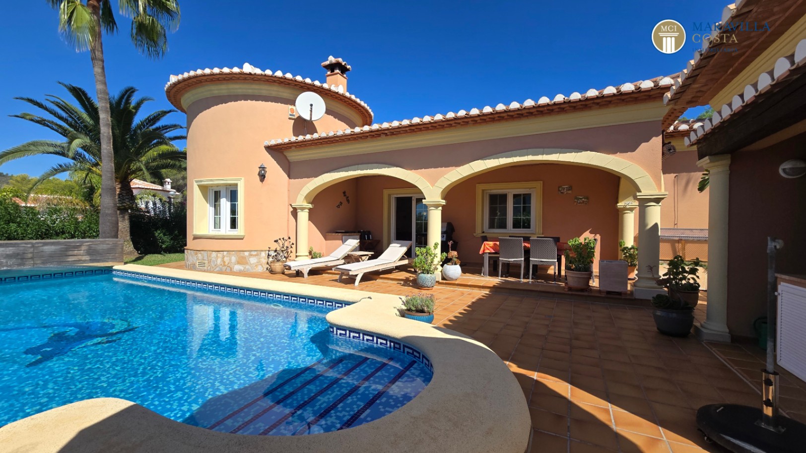 Well-maintained, well-equipped villa for sale in Jáve.
