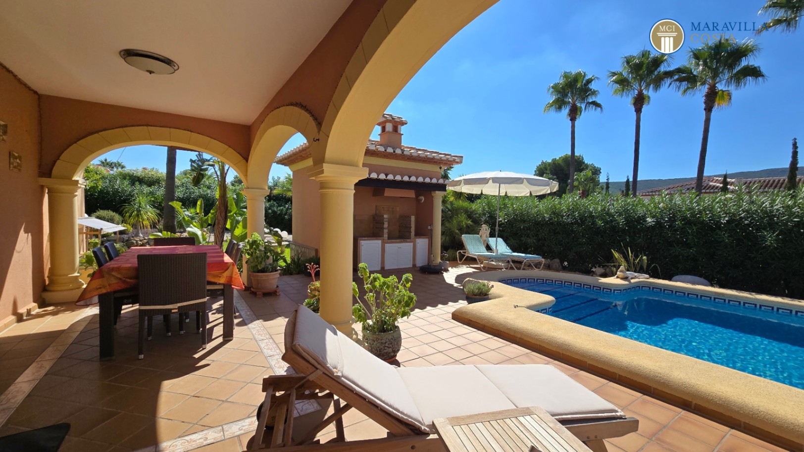 Well-maintained, well-equipped villa for sale in Jáve.