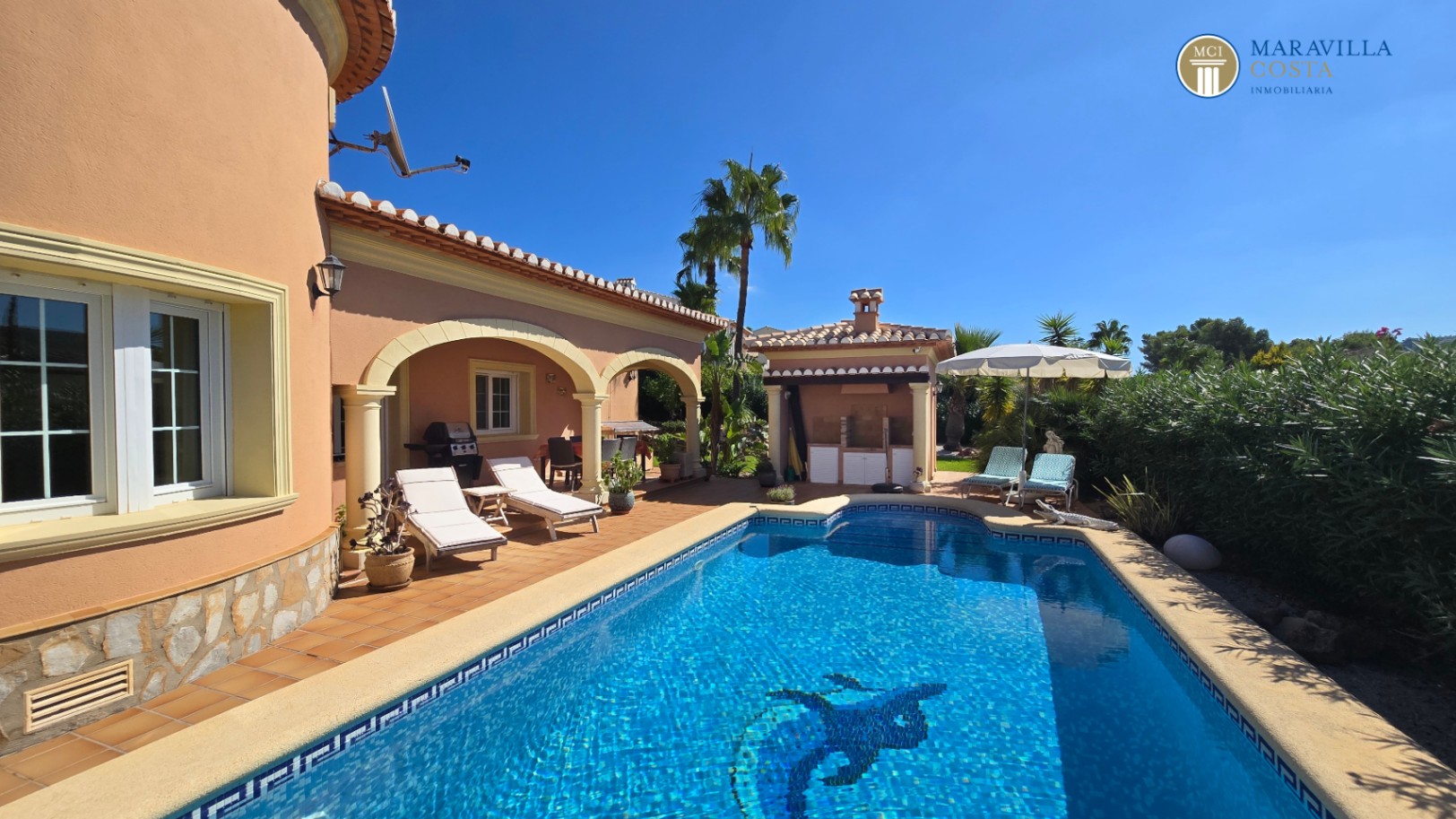 Well-maintained, well-equipped villa for sale in Jáve.