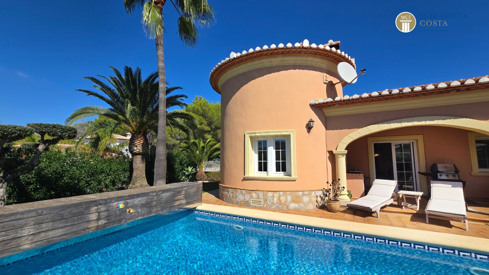 Well-maintained, well-equipped villa for sale in Jáve.