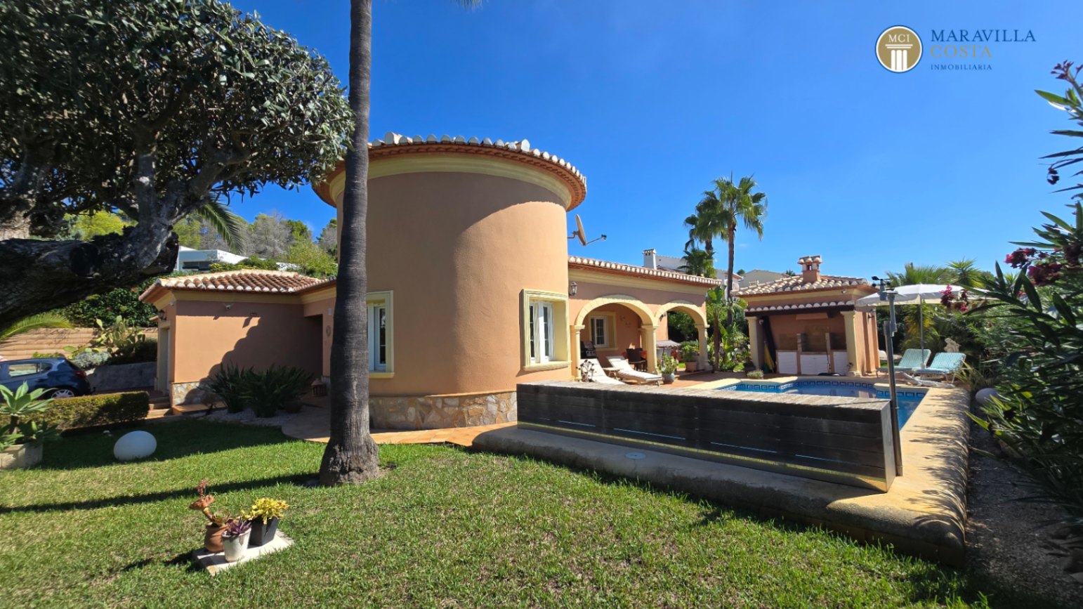 Well-maintained, well-equipped villa for sale in Jáve.