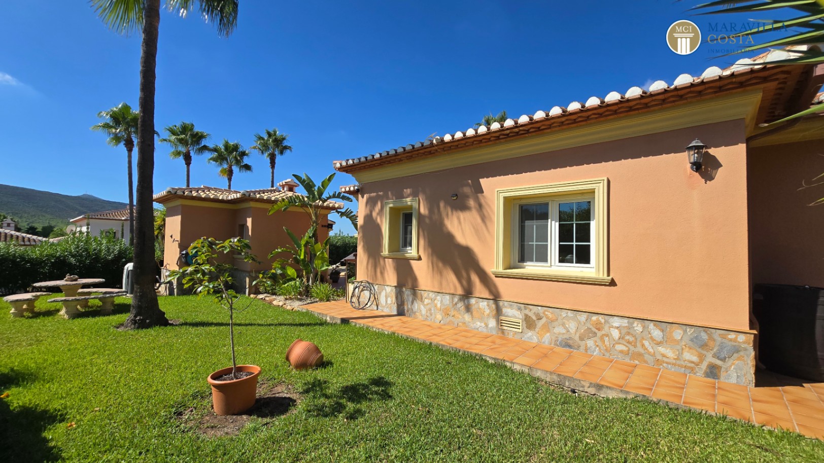 Well-maintained, well-equipped villa for sale in Jáve.