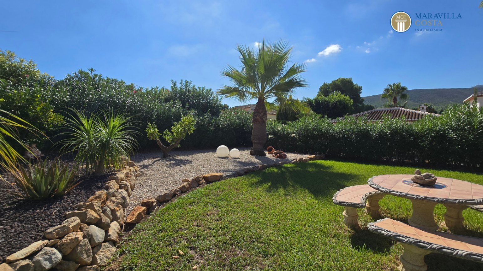 Well-maintained, well-equipped villa for sale in Jáve.