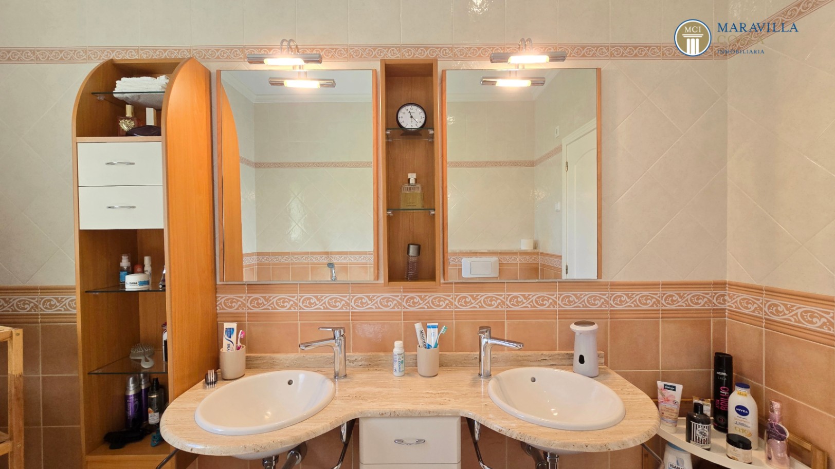 Well-maintained, well-equipped villa for sale in Jáve.