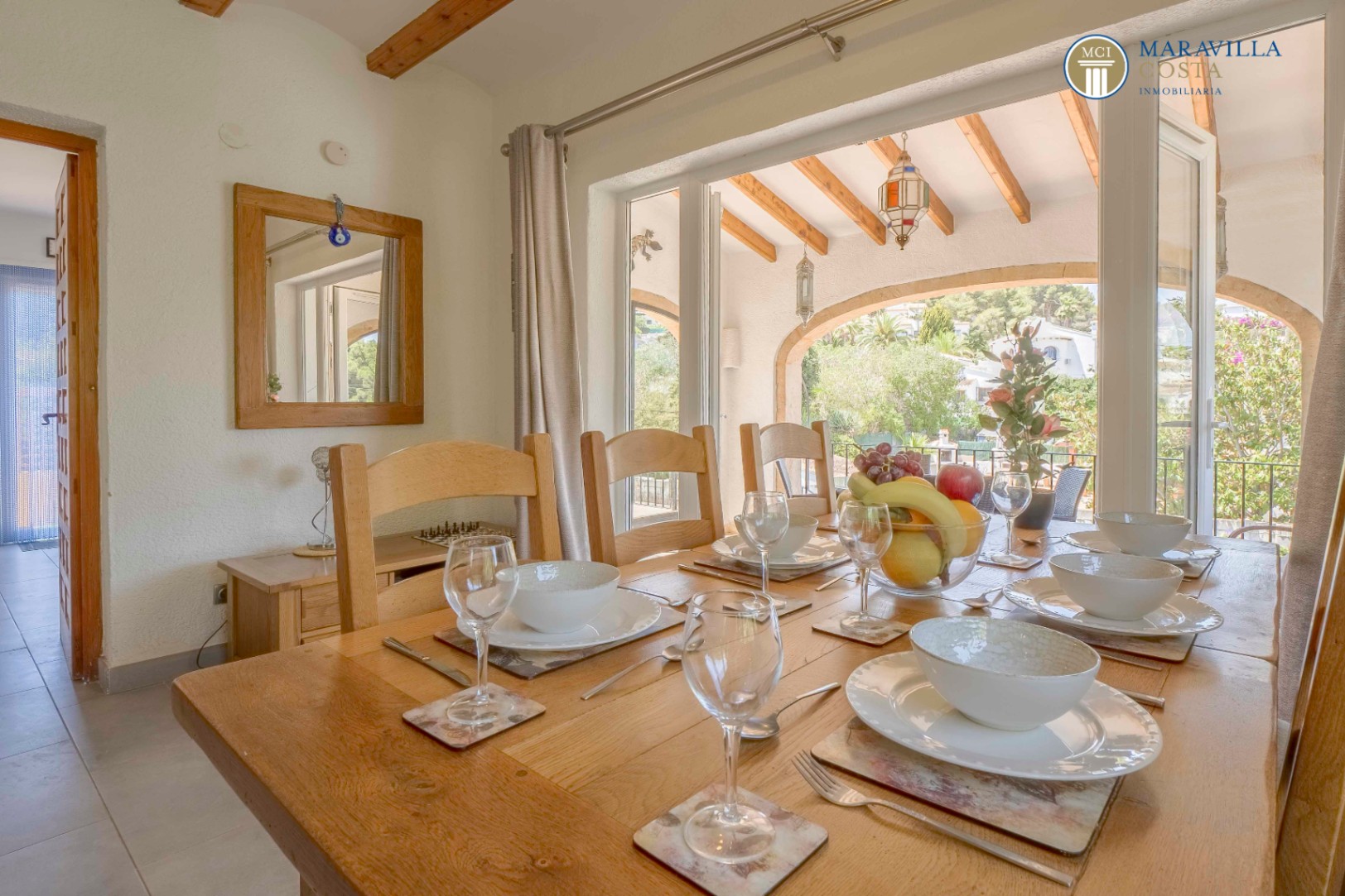 Sunny villa with pleasant living comfort