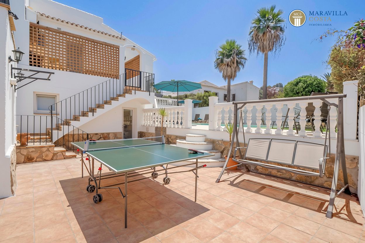 Sunny villa with pleasant living comfort