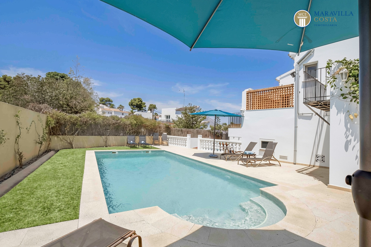 Sunny villa with pleasant living comfort