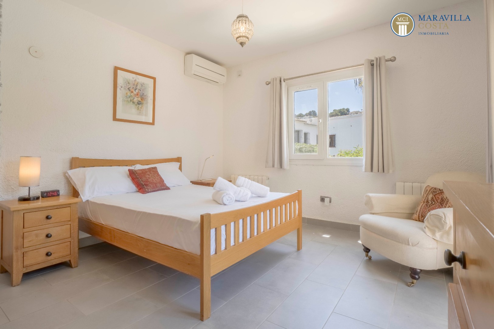 Sunny villa with pleasant living comfort
