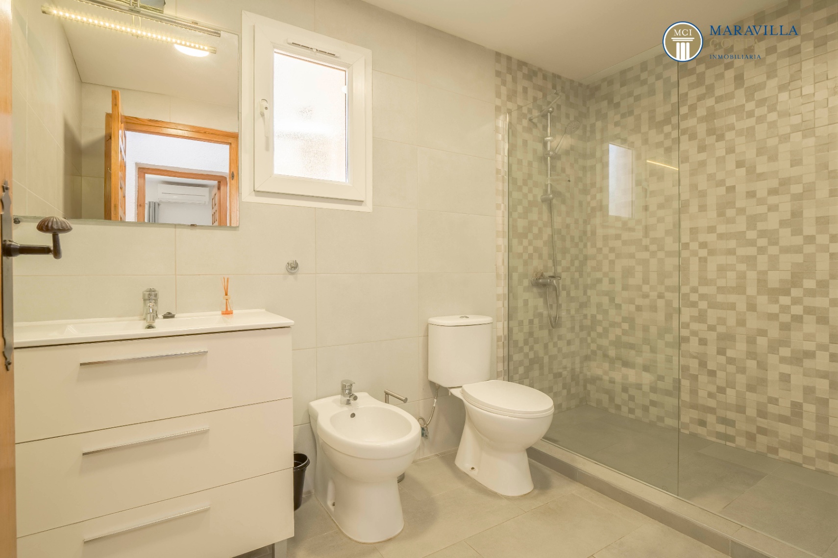 Sunny villa with pleasant living comfort